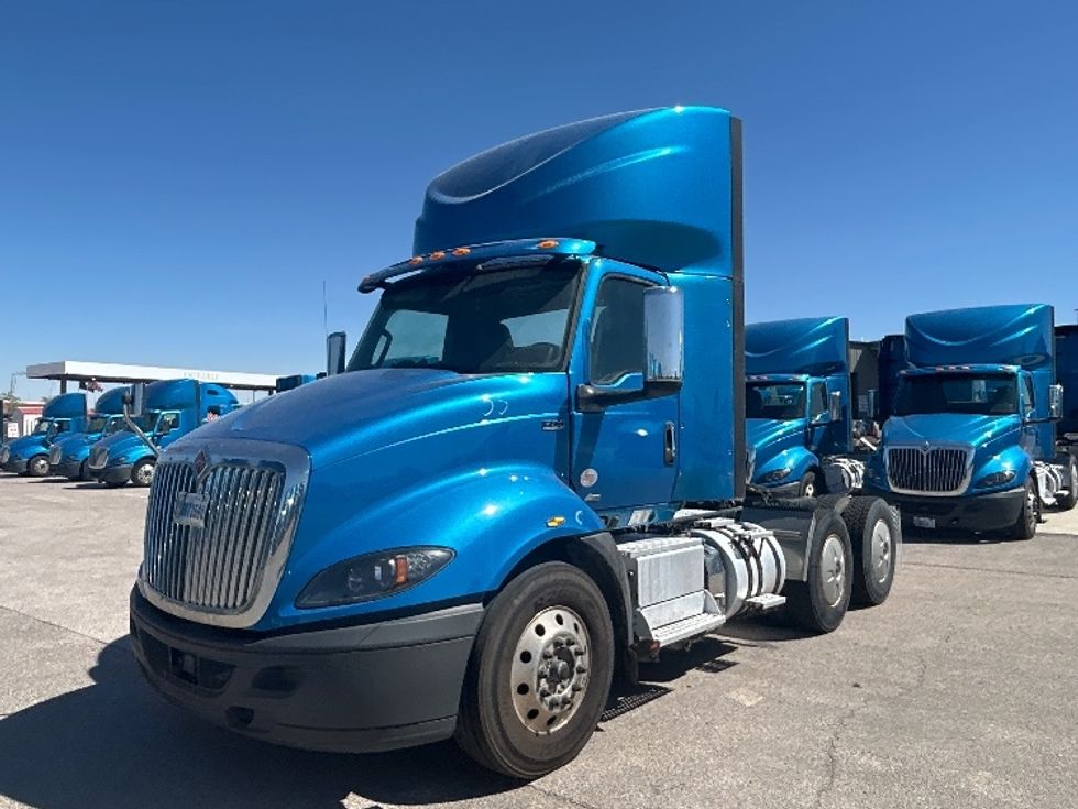 Day Cab Tractor-Heavy Duty Tractors-International-2019-RH613-El Paso-TX-240,158\n\t\tmiles-$ 31,000 - Image 3
