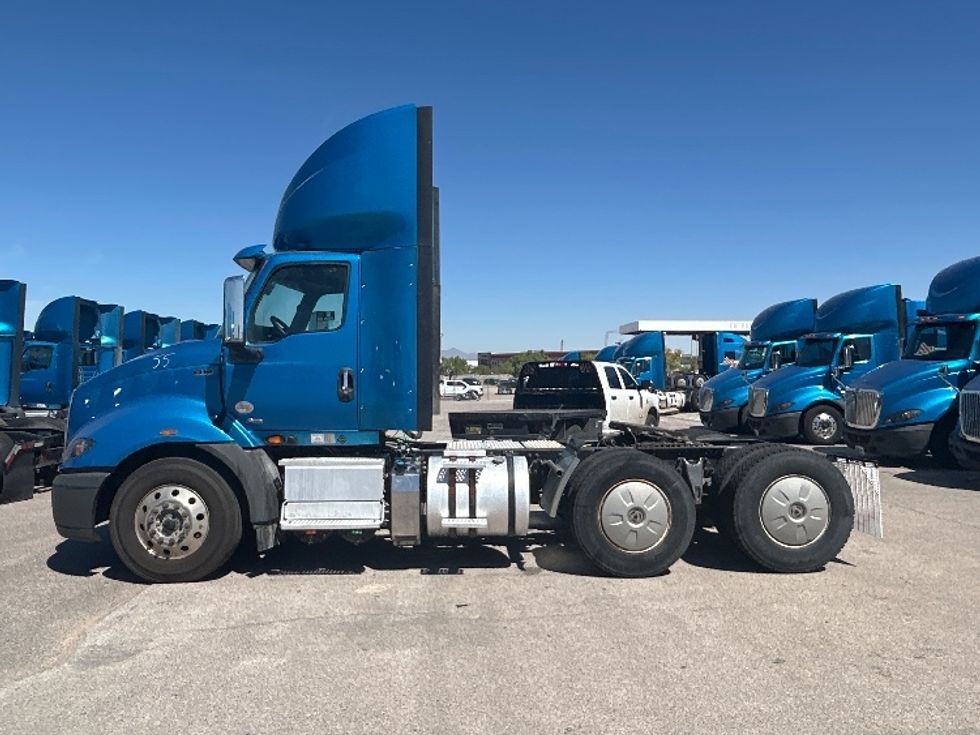 Day Cab Tractor-Heavy Duty Tractors-International-2019-RH613-El Paso-TX-240,158\n\t\tmiles-$ 31,000 - Image 4