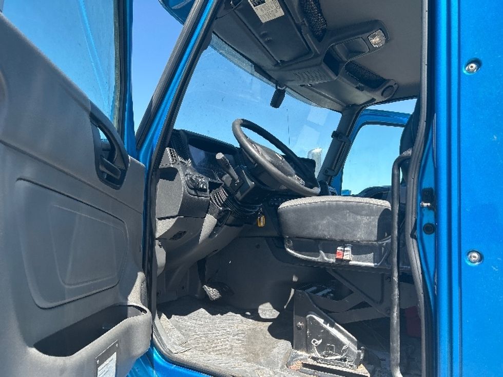 Day Cab Tractor-Heavy Duty Tractors-International-2019-RH613-El Paso-TX-240,158\n\t\tmiles-$ 31,000 - Image 9