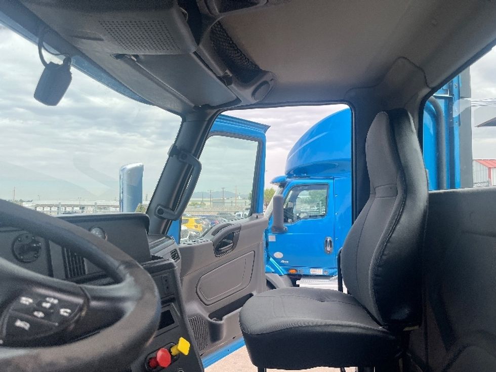 Day Cab Tractor-Heavy Duty Tractors-International-2019-RH613-El Paso-TX-242,268\n\t\tmiles-$ 31,000 - Image 10