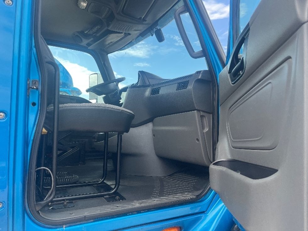 Day Cab Tractor-Heavy Duty Tractors-International-2019-RH613-El Paso-TX-242,268\n\t\tmiles-$ 31,000 - Image 12