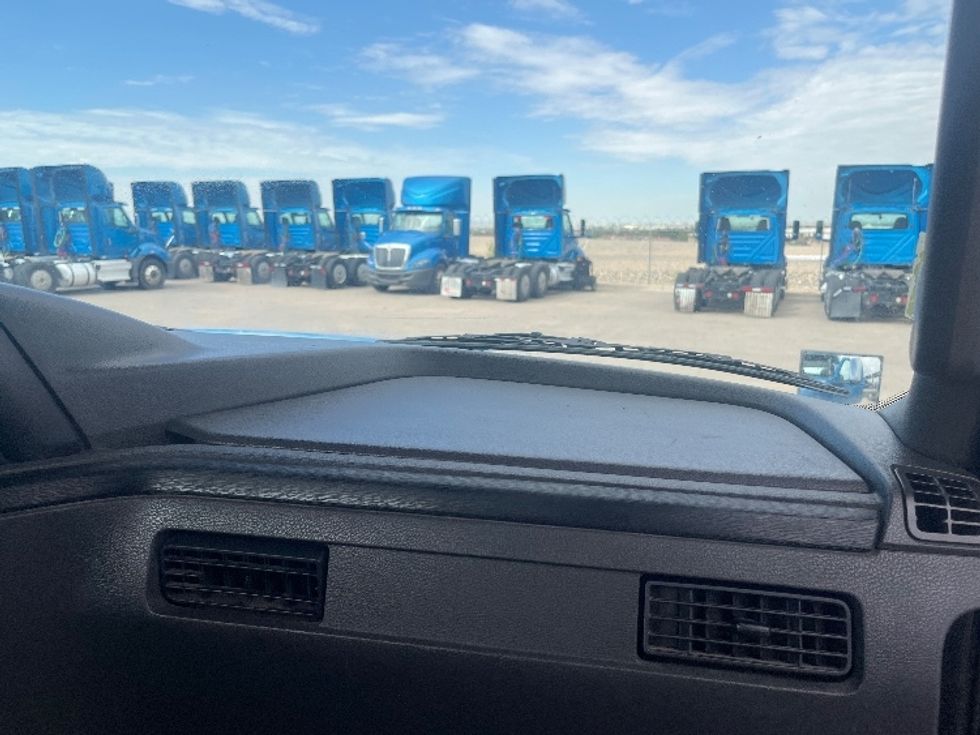 Day Cab Tractor-Heavy Duty Tractors-International-2019-RH613-El Paso-TX-242,268\n\t\tmiles-$ 31,000 - Image 13