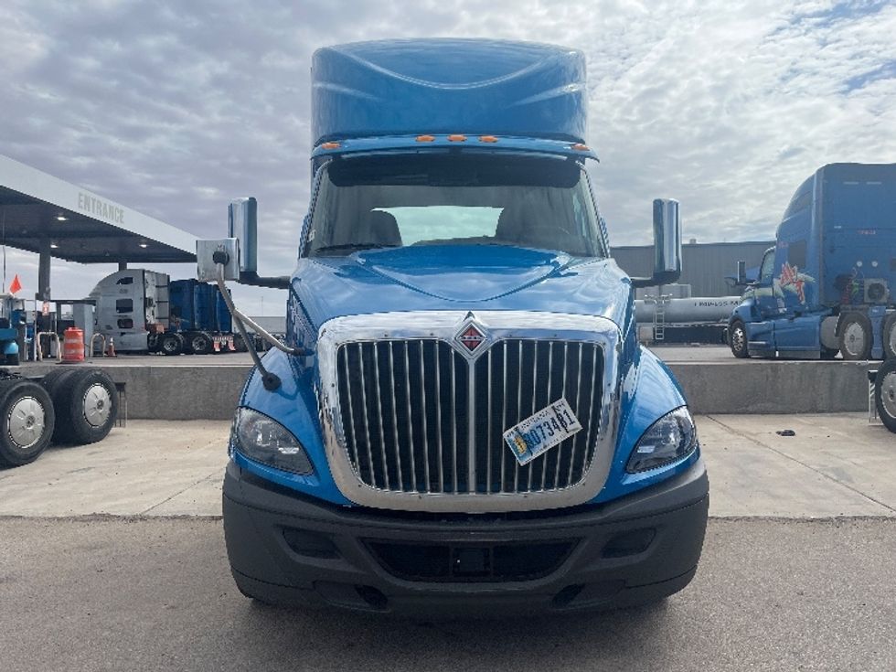 Day Cab Tractor-Heavy Duty Tractors-International-2019-RH613-El Paso-TX-242,268\n\t\tmiles-$ 31,000 - Image 2