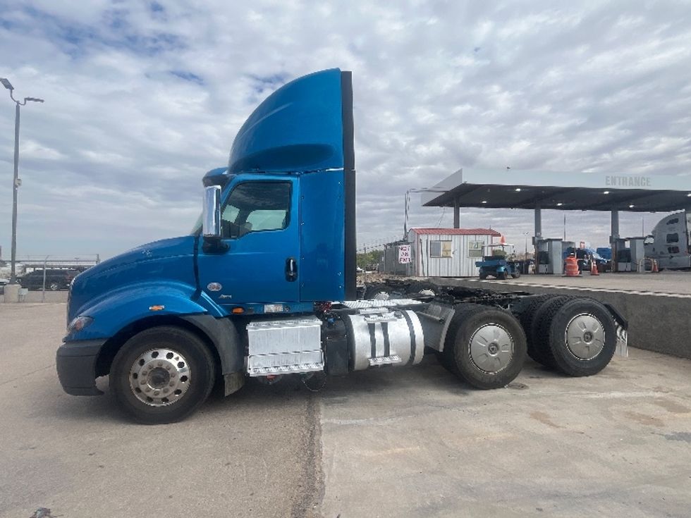 Day Cab Tractor-Heavy Duty Tractors-International-2019-RH613-El Paso-TX-242,268\n\t\tmiles-$ 31,000 - Image 4