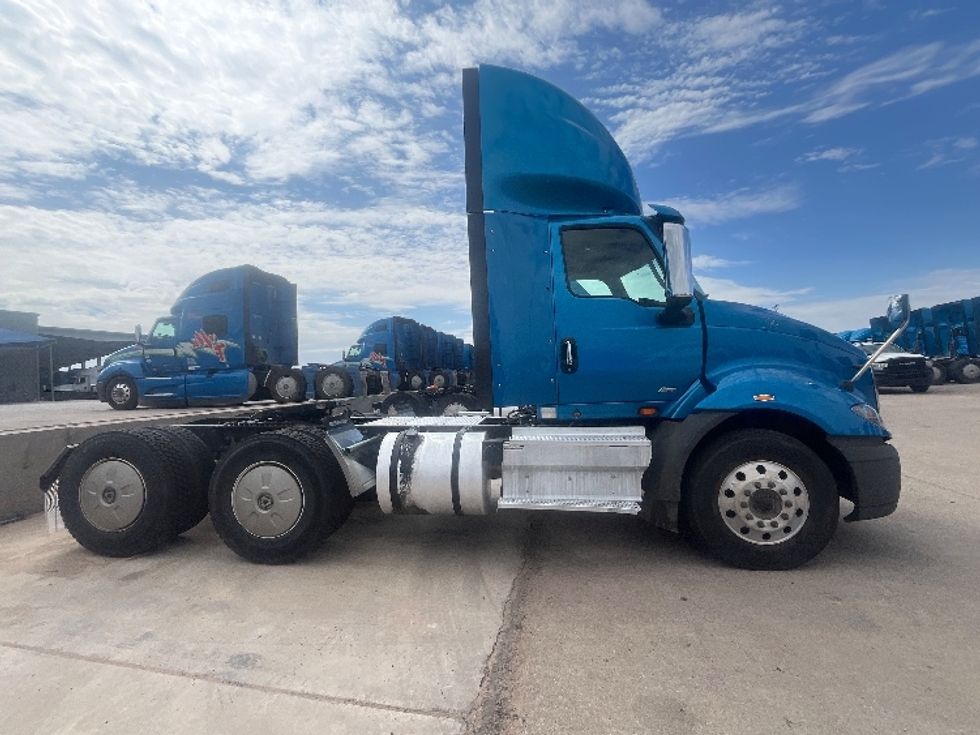Day Cab Tractor-Heavy Duty Tractors-International-2019-RH613-El Paso-TX-242,268\n\t\tmiles-$ 31,000 - Image 8