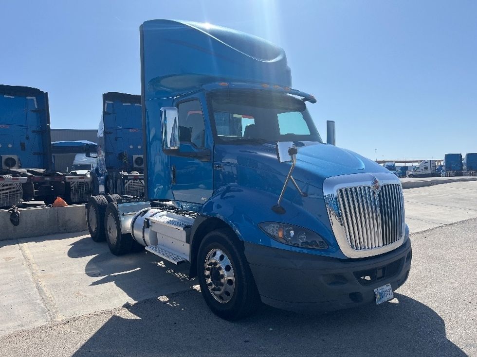 Day Cab Tractor-Heavy Duty Tractors-International-2019-RH613-El Paso-TX-243,840\n\t\tmiles-$ 31,000 - Image 1