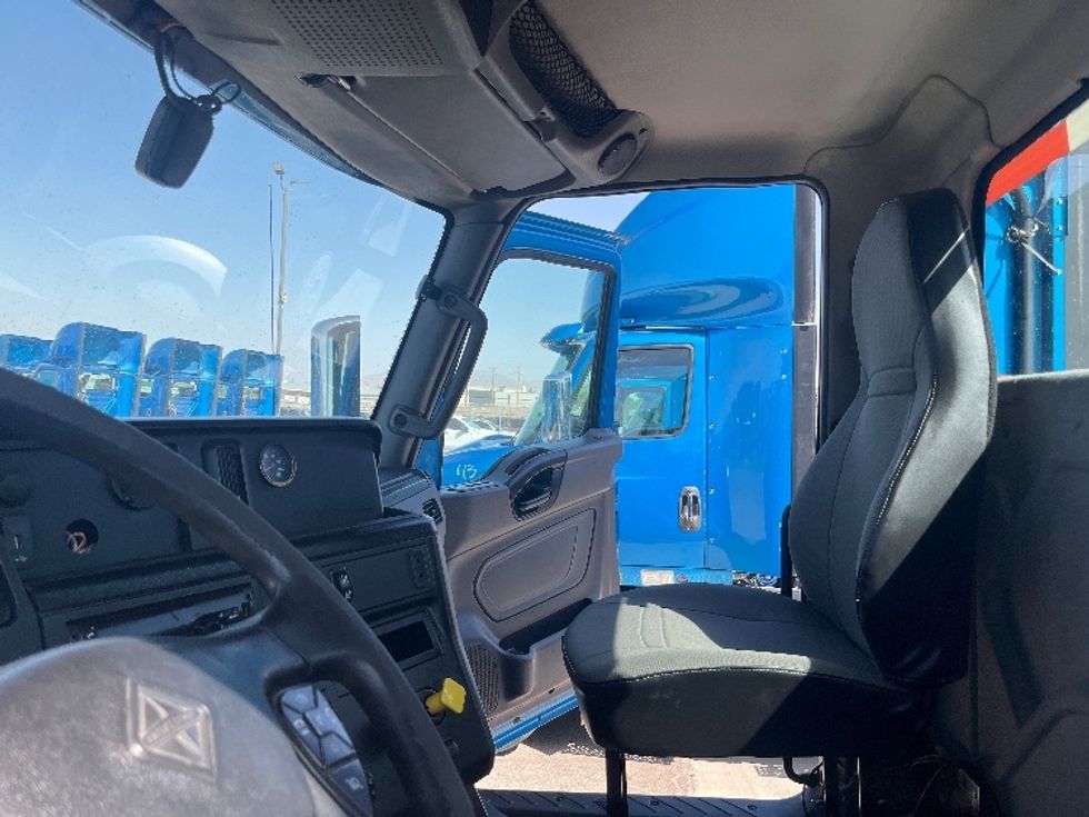 Day Cab Tractor-Heavy Duty Tractors-International-2019-RH613-El Paso-TX-243,840\n\t\tmiles-$ 31,000 - Image 10