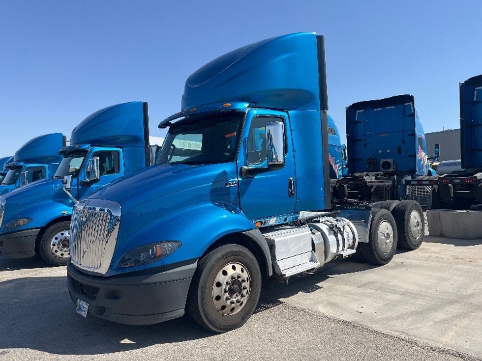 Day Cab Tractor-Heavy Duty Tractors-International-2019-RH613-El Paso-TX-243,840\n\t\tmiles-$ 31,000 - Image 3