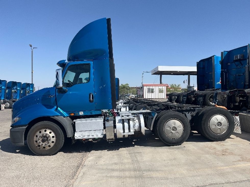 Day Cab Tractor-Heavy Duty Tractors-International-2019-RH613-El Paso-TX-243,840\n\t\tmiles-$ 31,000 - Image 4