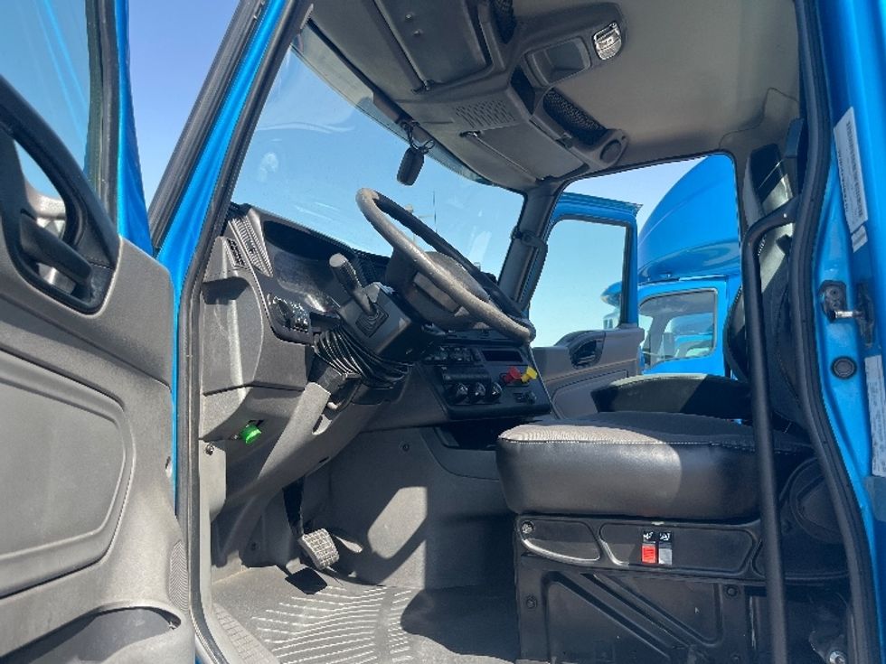 Day Cab Tractor-Heavy Duty Tractors-International-2019-RH613-El Paso-TX-243,840\n\t\tmiles-$ 31,000 - Image 9