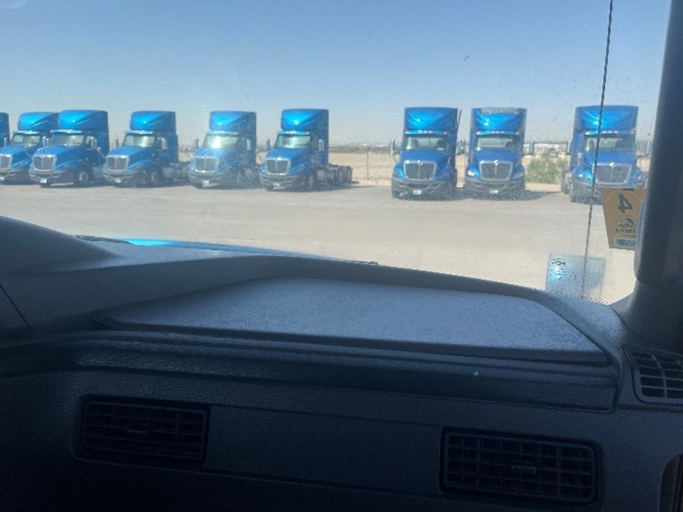 Day Cab Tractor-Heavy Duty Tractors-International-2019-RH613-El Paso-TX-247,674\n\t\tmiles-$ 31,000 - Image 13
