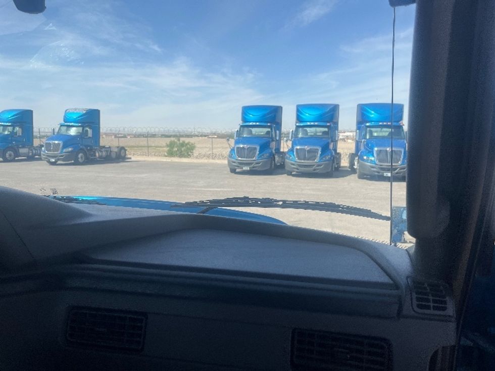 2019 International RH613 RH photo 10