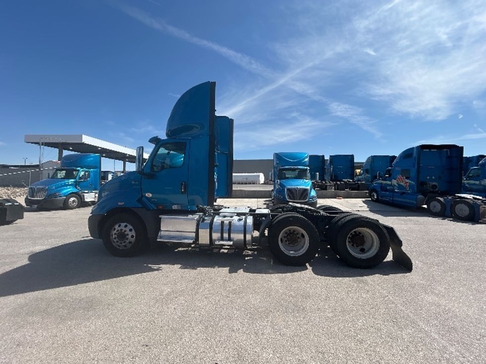 Day Cab Tractor-Heavy Duty Tractors-International-2019-RH613-El Paso-TX-255,951\n\t\tmiles-$ 31,000 - Image 4