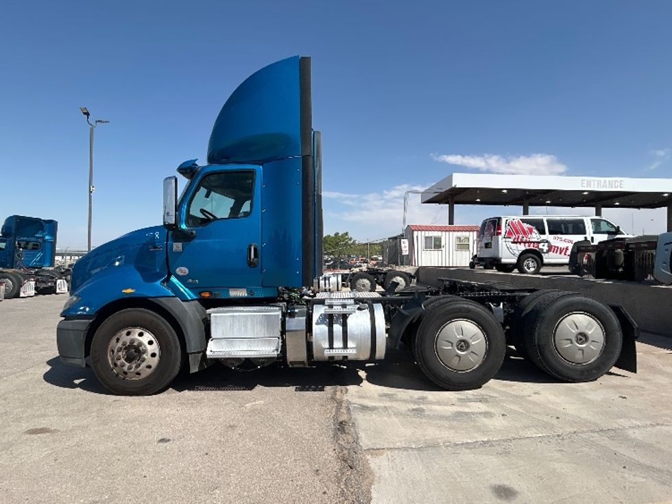 Day Cab Tractor-Heavy Duty Tractors-International-2019-RH613-El Paso-TX-257,590\n\t\tmiles-$ 31,000 - Image 4