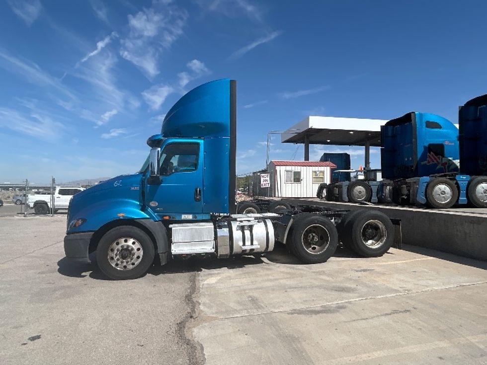 Day Cab Tractor-Heavy Duty Tractors-International-2019-RH613-El Paso-TX-259,211\n\t\tmiles-$ 31,000 - Image 4