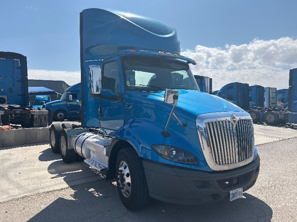 Day Cab Tractor-Heavy Duty Tractors-International-2019-RH613-El Paso-TX-267,479\n\t\tmiles-$ 31,000 - Image 1