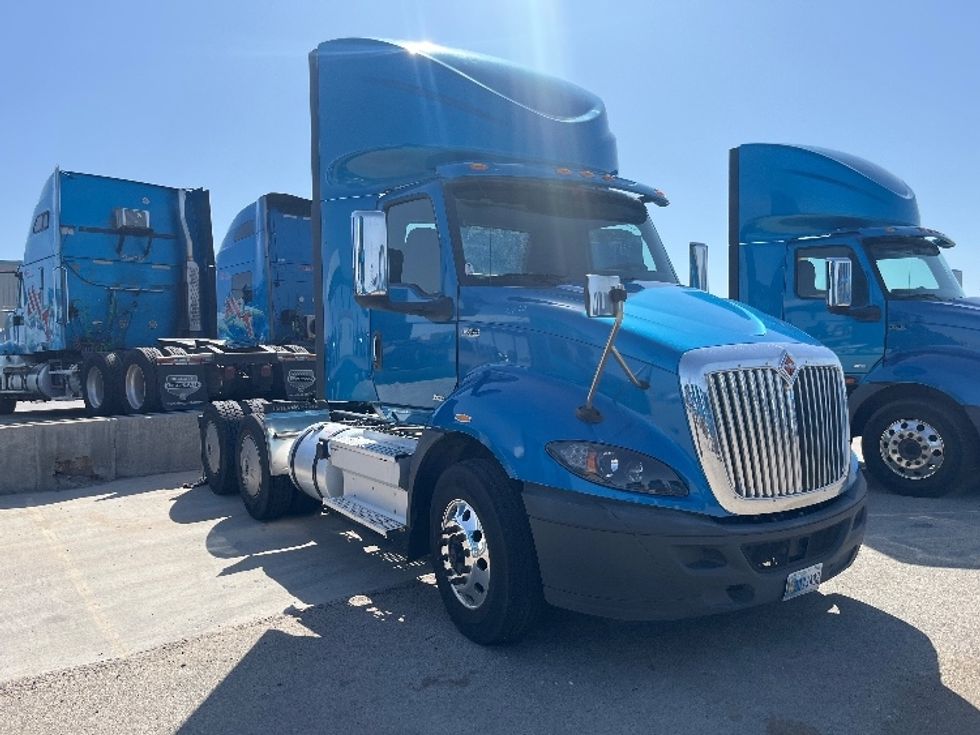 Day Cab Tractor-Heavy Duty Tractors-International-2019-RH613-El Paso-TX-271,309\n\t\tmiles-$ 31,000 - Image 1