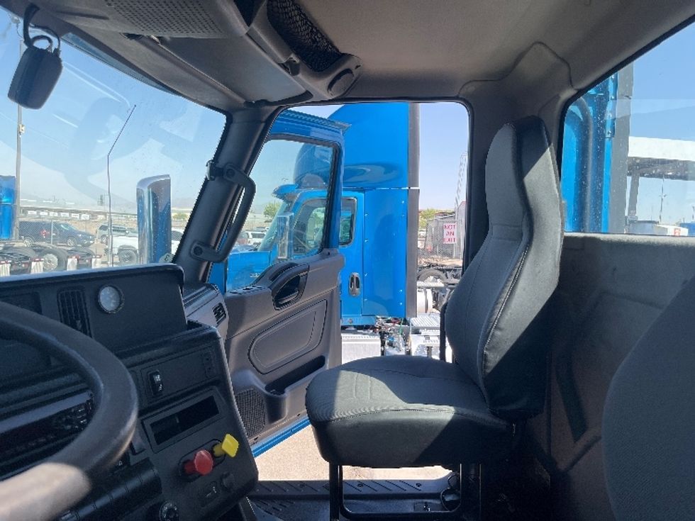 Day Cab Tractor-Heavy Duty Tractors-International-2019-RH613-El Paso-TX-271,309\n\t\tmiles-$ 31,000 - Image 10