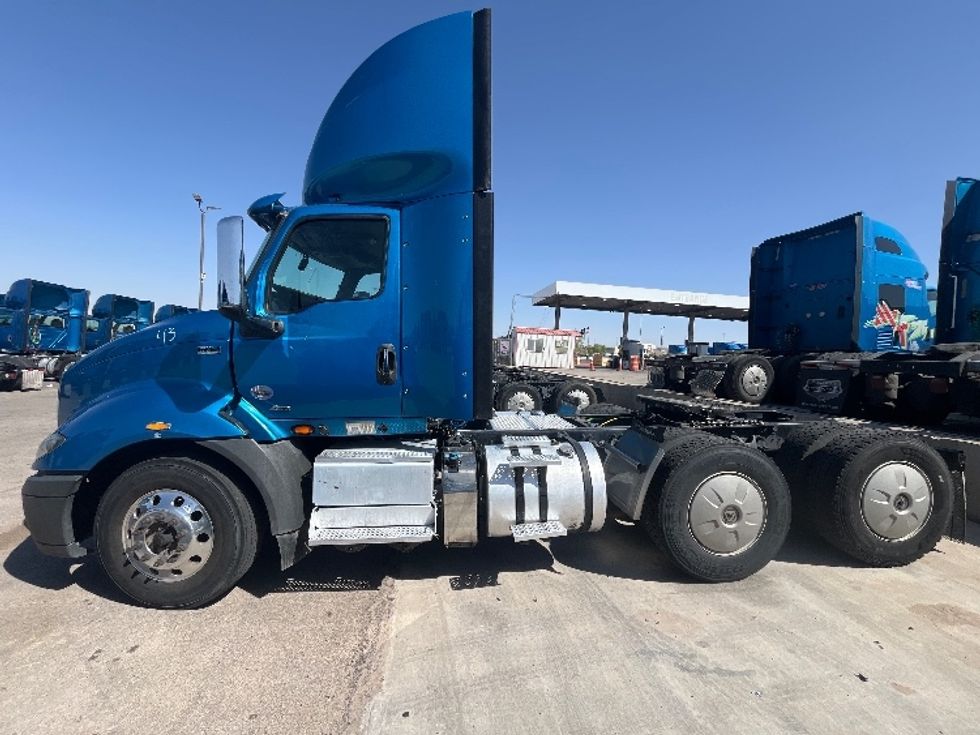 Day Cab Tractor-Heavy Duty Tractors-International-2019-RH613-El Paso-TX-271,309\n\t\tmiles-$ 31,000 - Image 4