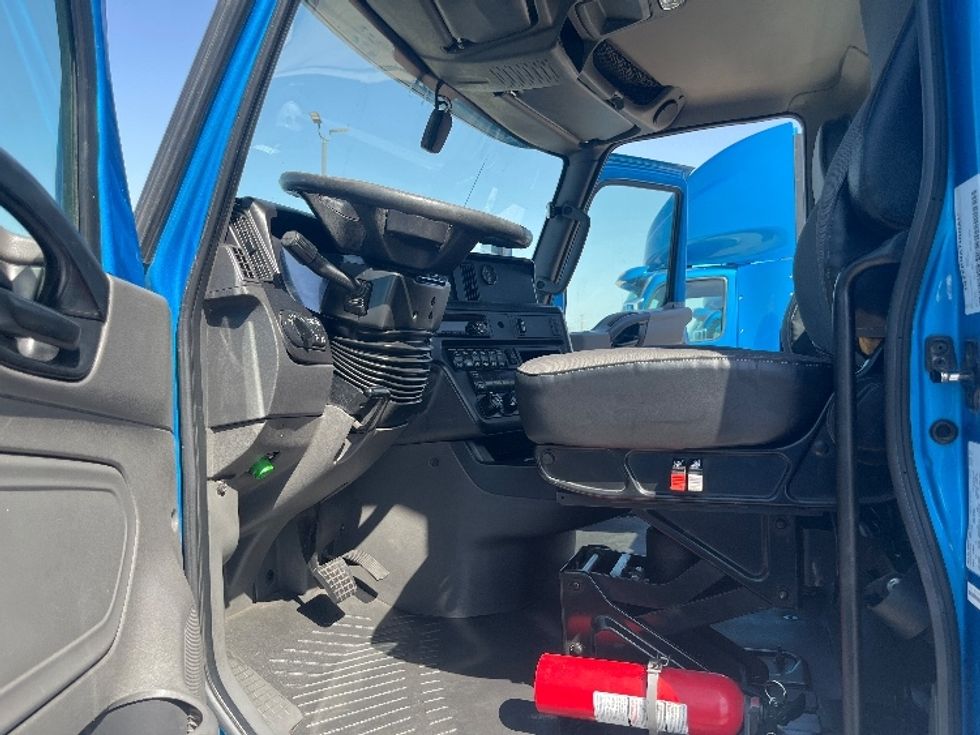 Day Cab Tractor-Heavy Duty Tractors-International-2019-RH613-El Paso-TX-271,309\n\t\tmiles-$ 31,000 - Image 9