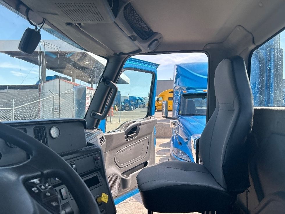 Day Cab Tractor-Heavy Duty Tractors-International-2019-RH613-El Paso-TX-271,479\n\t\tmiles-$ 31,000 - Image 10