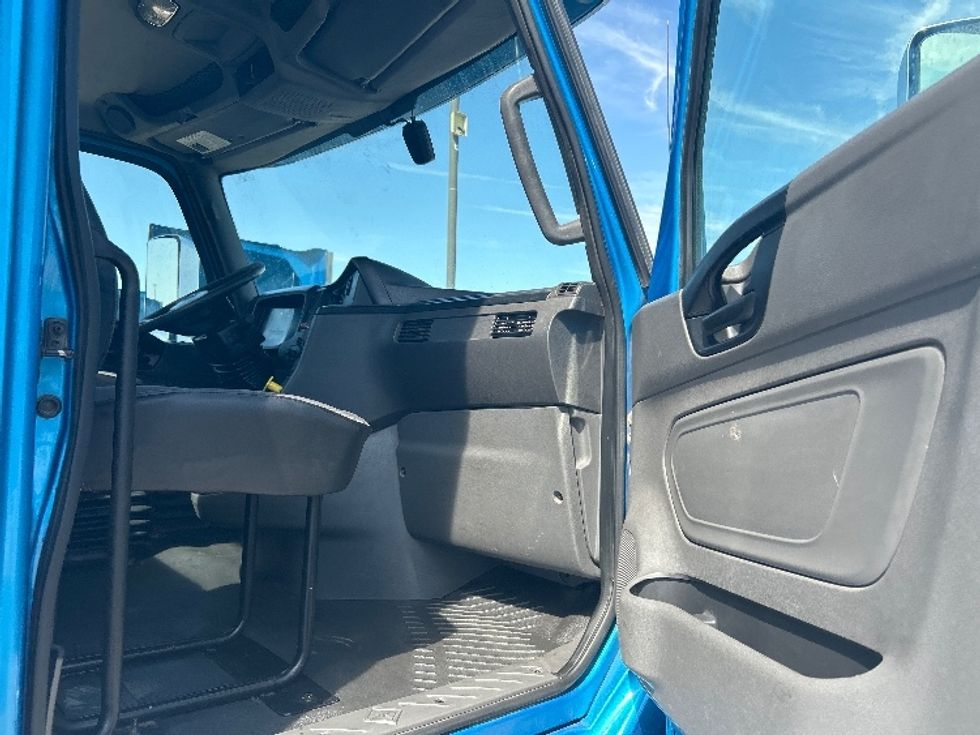 Day Cab Tractor-Heavy Duty Tractors-International-2019-RH613-El Paso-TX-271,479\n\t\tmiles-$ 31,000 - Image 12