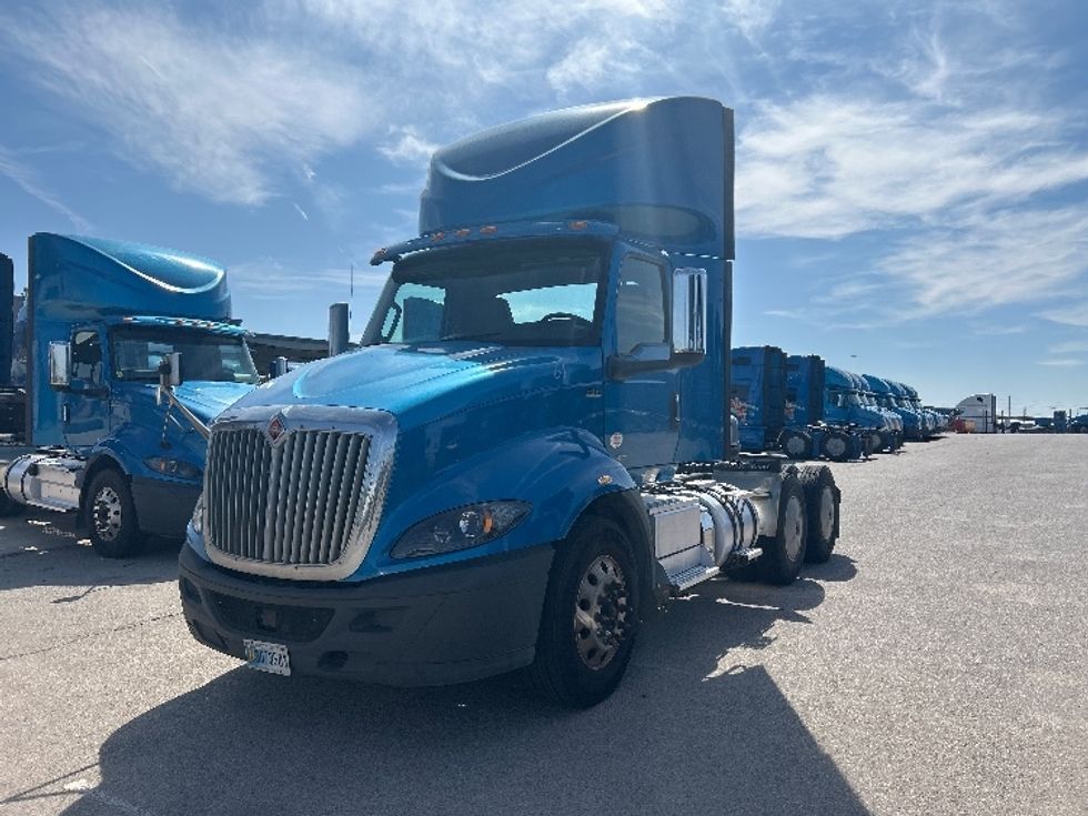Day Cab Tractor-Heavy Duty Tractors-International-2019-RH613-El Paso-TX-271,479\n\t\tmiles-$ 31,000 - Image 3