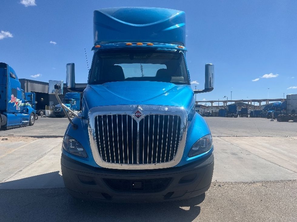 Day Cab Tractor-Heavy Duty Tractors-International-2019-RH613-El Paso-TX-272,425\n\t\tmiles-$ 31,000 - Image 2