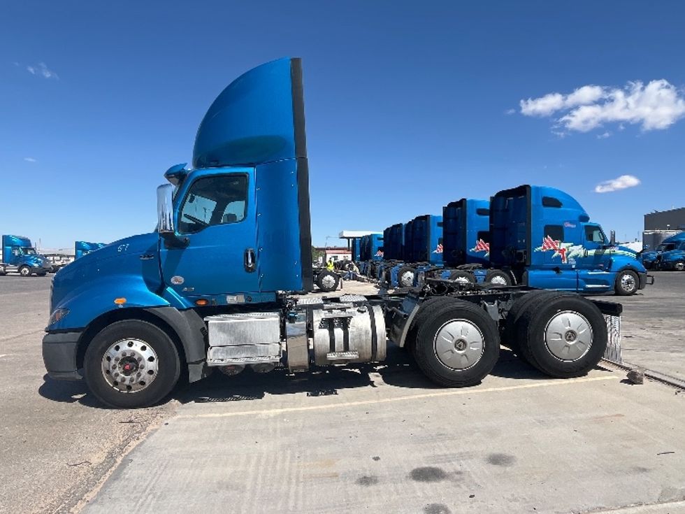 Day Cab Tractor-Heavy Duty Tractors-International-2019-RH613-El Paso-TX-272,425\n\t\tmiles-$ 31,000 - Image 4