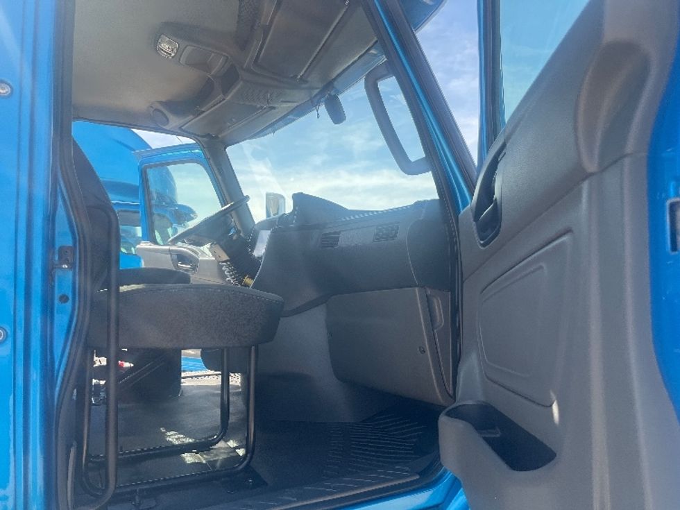 Day Cab Tractor-Heavy Duty Tractors-International-2019-RH613-El Paso-TX-286,512\n\t\tmiles-$ 31,000 - Image 12