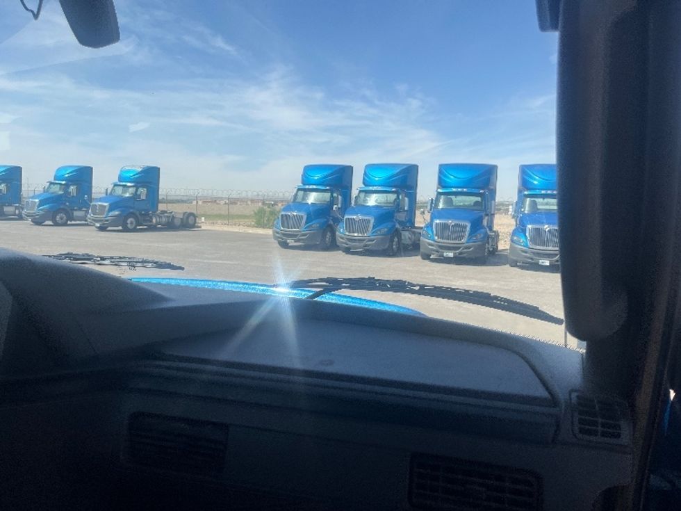 Day Cab Tractor-Heavy Duty Tractors-International-2019-RH613-El Paso-TX-286,512\n\t\tmiles-$ 31,000 - Image 13