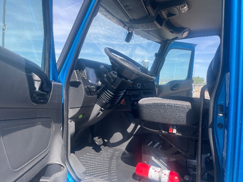Day Cab Tractor-Heavy Duty Tractors-International-2019-RH613-El Paso-TX-286,512\n\t\tmiles-$ 31,000 - Image 9