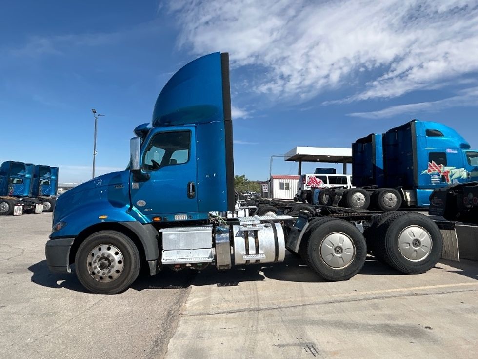 Day Cab Tractor-Heavy Duty Tractors-International-2019-RH613-El Paso-TX-309,128\n\t\tmiles-$ 30,250 - Image 4