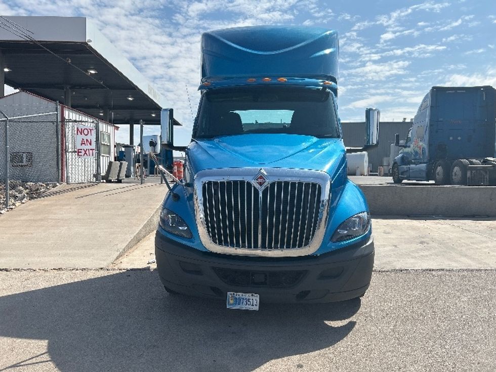 Day Cab Tractor-Heavy Duty Tractors-International-2019-RH613-El Paso-TX-326,792\n\t\tmiles-$ 29,250 - Image 2