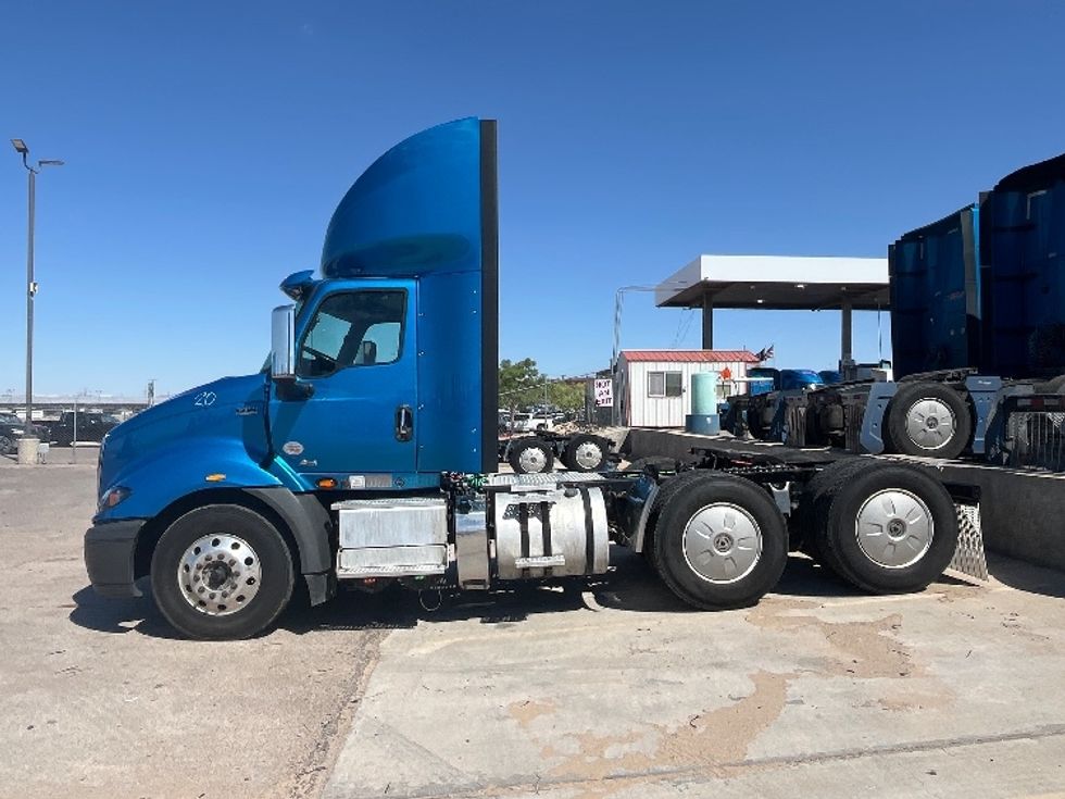 Day Cab Tractor-Heavy Duty Tractors-International-2019-RH613-El Paso-TX-341,658\n\t\tmiles-$ 28,500 - Image 4