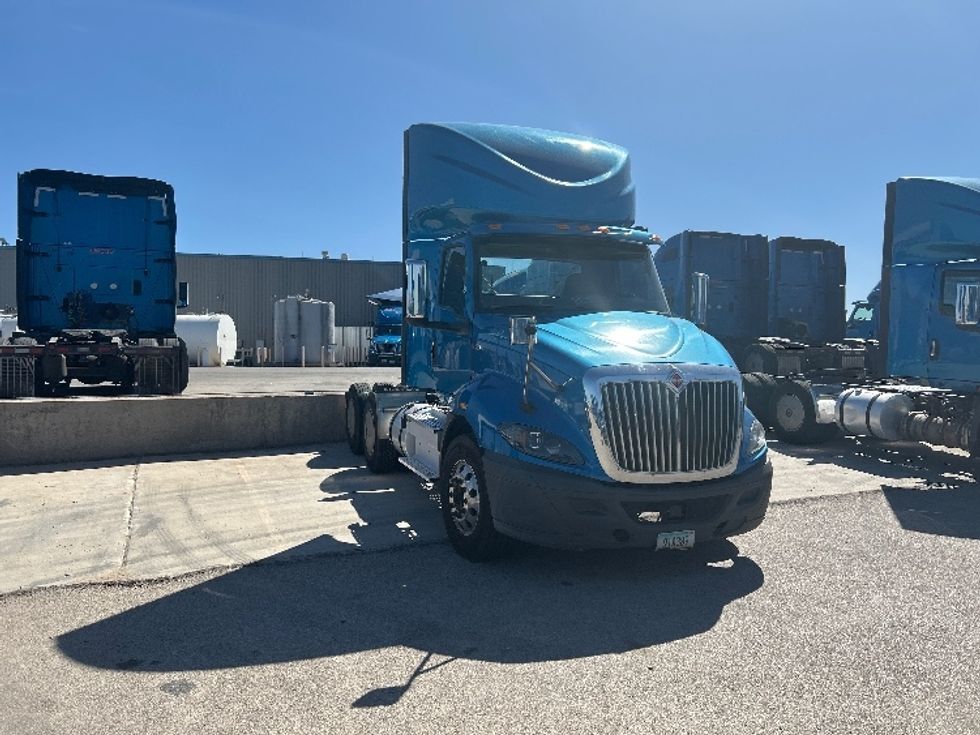 Day Cab Tractor-Heavy Duty Tractors-International-2019-RH613-El Paso-TX-349,819\n\t\tmiles-$ 28,000 - Image 1