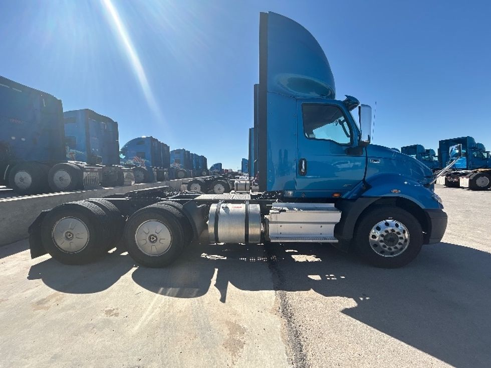 Day Cab Tractor-Heavy Duty Tractors-International-2019-RH613-El Paso-TX-350,840\n\t\tmiles-$ 28,000 - Image 8