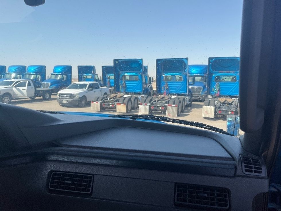 Day Cab Tractor-Heavy Duty Tractors-International-2019-RH613-El Paso-TX-357,765\n\t\tmiles-$ 27,500 - Image 13