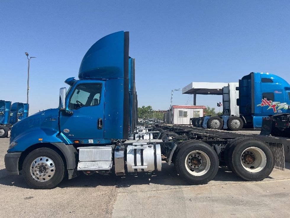 Day Cab Tractor-Heavy Duty Tractors-International-2019-RH613-El Paso-TX-357,765\n\t\tmiles-$ 27,500 - Image 4