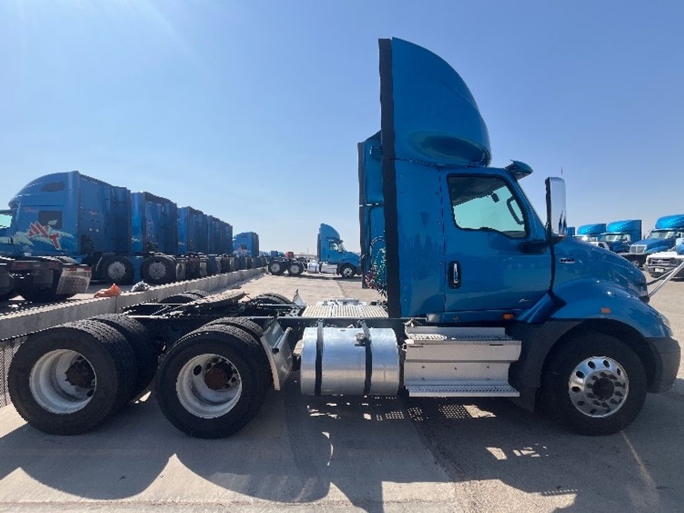 Day Cab Tractor-Heavy Duty Tractors-International-2019-RH613-El Paso-TX-357,765\n\t\tmiles-$ 27,500 - Image 8