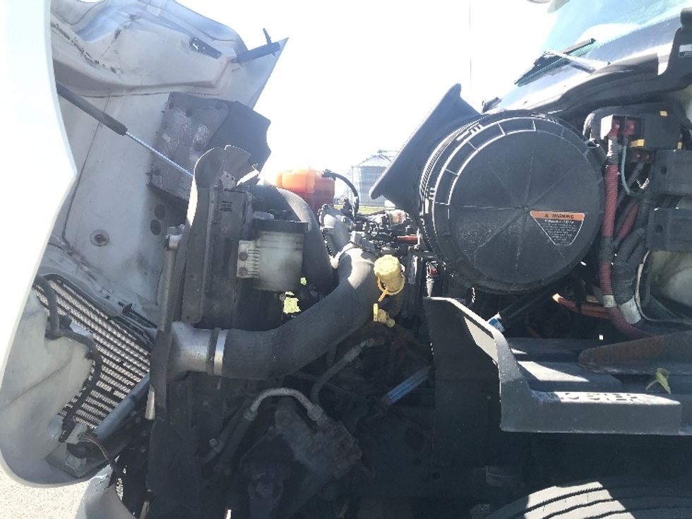 Day Cab Tractor-Heavy Duty Tractors-International-2019-RH613-Evansville-IN-372,348\n\t\tmiles-$ 15,250 - Image 16