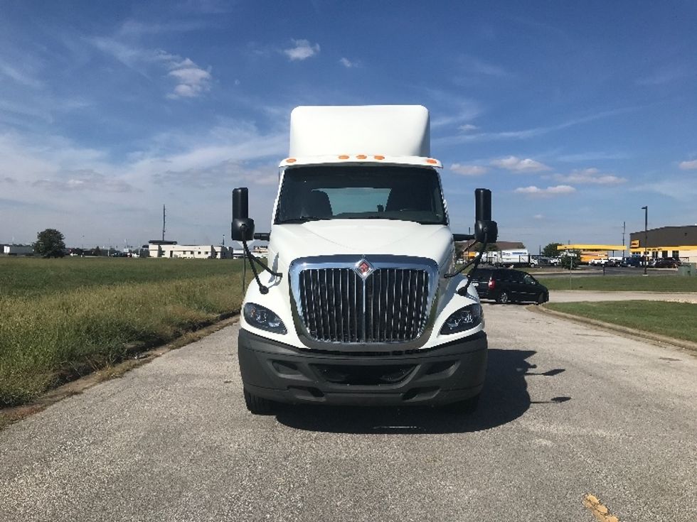 Day Cab Tractor-Heavy Duty Tractors-International-2019-RH613-Evansville-IN-372,348\n\t\tmiles-$ 15,250 - Image 2