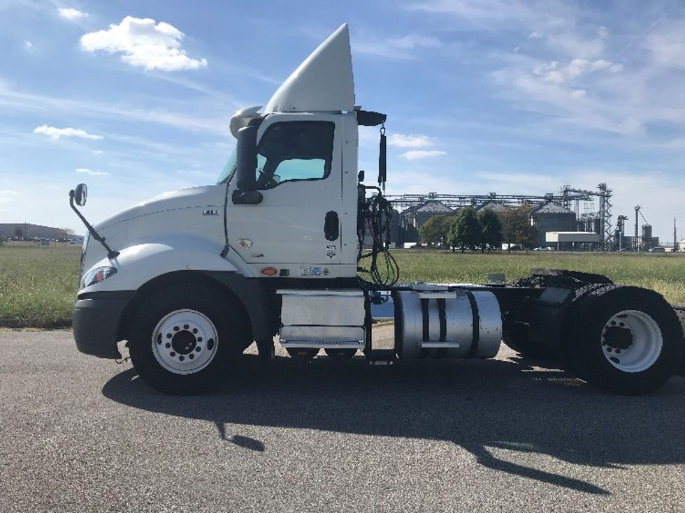 Day Cab Tractor-Heavy Duty Tractors-International-2019-RH613-Evansville-IN-372,348\n\t\tmiles-$ 15,250 - Image 4
