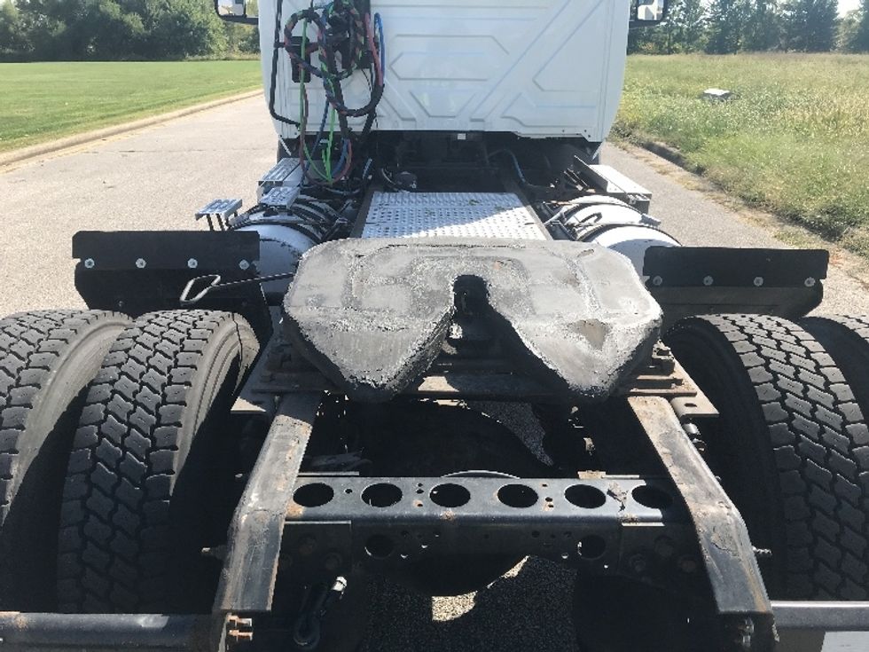 Day Cab Tractor-Heavy Duty Tractors-International-2019-RH613-Evansville-IN-372,348\n\t\tmiles-$ 15,250 - Image 6