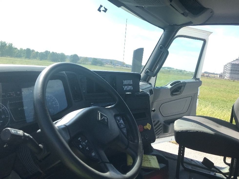 Day Cab Tractor-Heavy Duty Tractors-International-2019-RH613-Evansville-IN-411,420\n\t\tmiles-$ 15,000 - Image 10