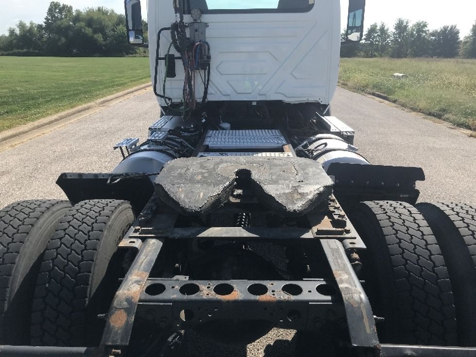 Day Cab Tractor-Heavy Duty Tractors-International-2019-RH613-Evansville-IN-411,420\n\t\tmiles-$ 15,000 - Image 6