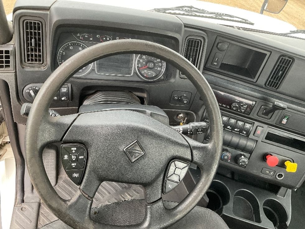 Day Cab Tractor-Heavy Duty Tractors-International-2019-RH613-Evansville-IN-476,111\n\t\tmiles-$ 22,250 - Image 10