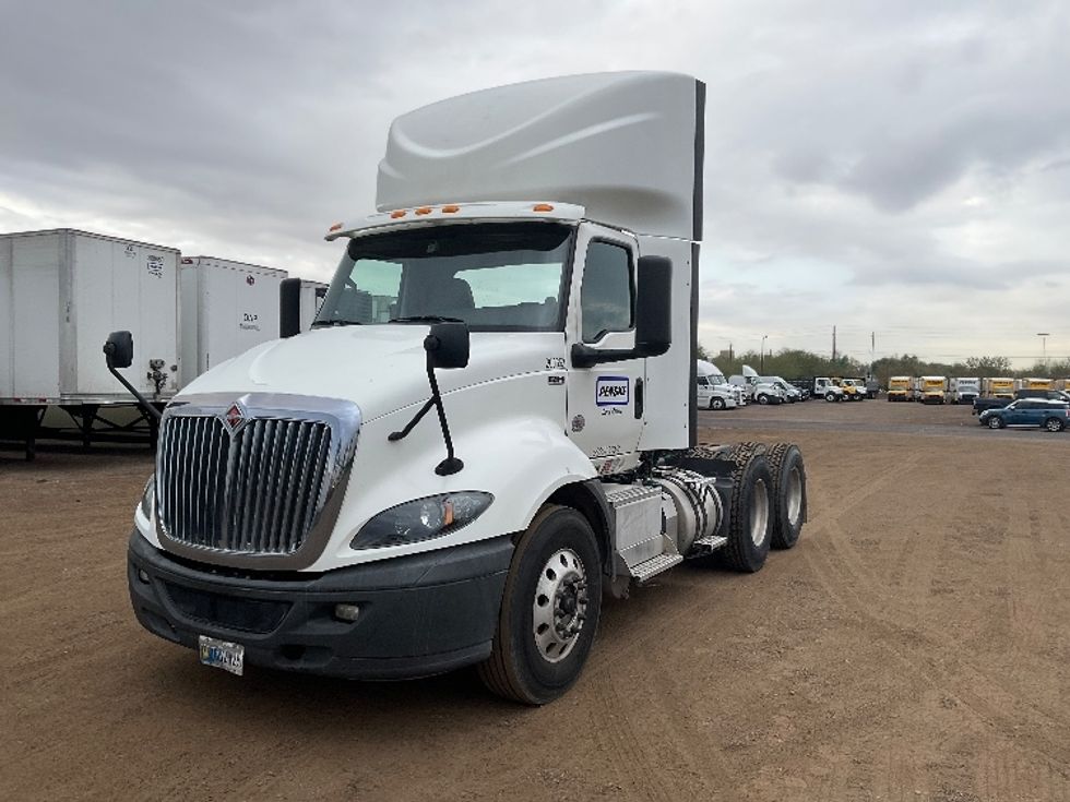 Day Cab Tractor-Heavy Duty Tractors-International-2019-RH613-Evansville-IN-476,111\n\t\tmiles-$ 22,250 - Image 3