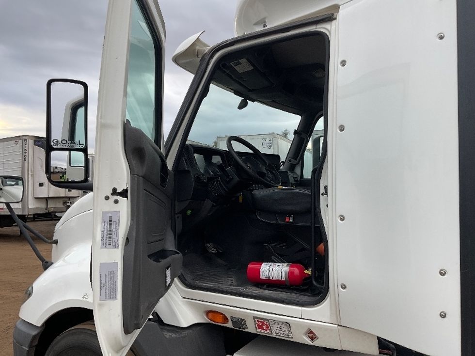 Day Cab Tractor-Heavy Duty Tractors-International-2019-RH613-Evansville-IN-476,111\n\t\tmiles-$ 22,250 - Image 9