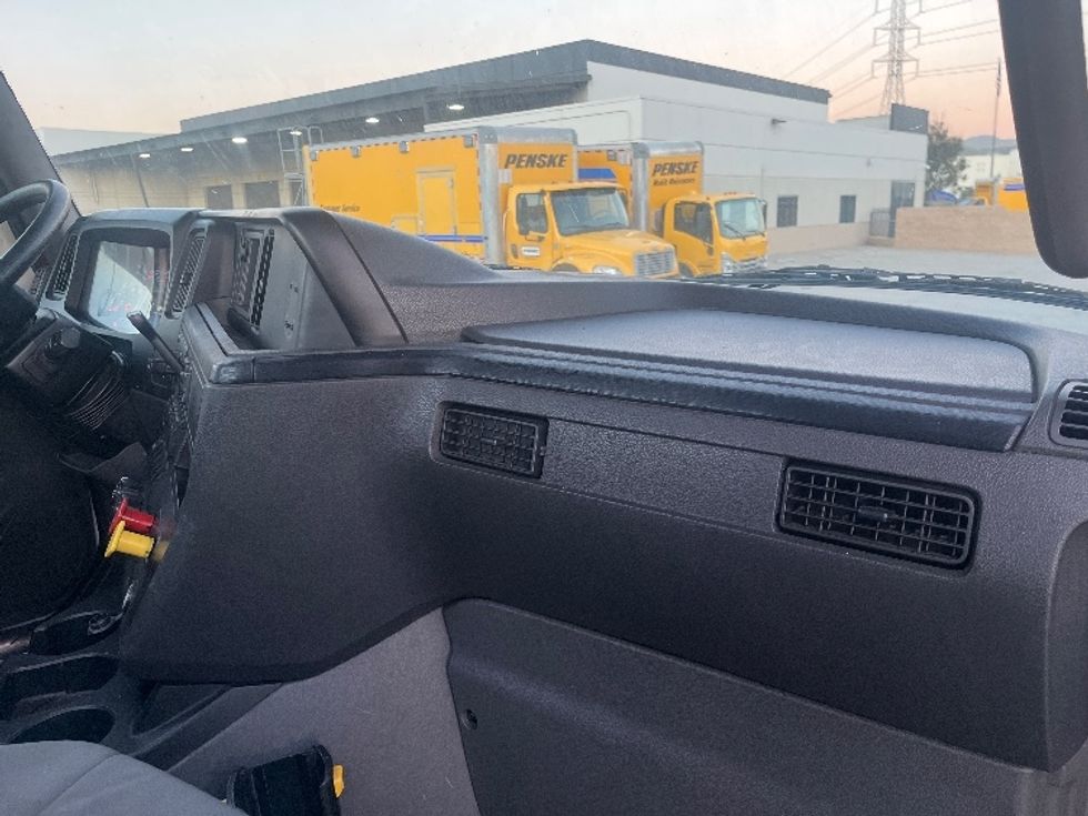 Day Cab Tractor-Heavy Duty Tractors-International-2019-RH613-Fontana-CA-454,511\n\t\tmiles-$ 21,000 - Image 11